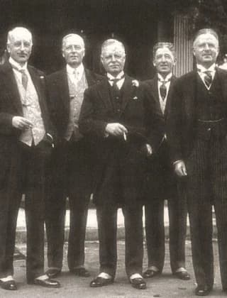 The Baillieu family migrates to Australia